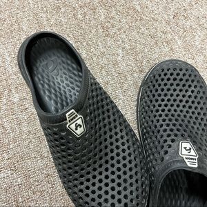 Men’s Amoji garden clogs, rubber shoes , good condition